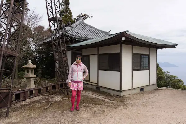 Shishiiwa Station, Chris